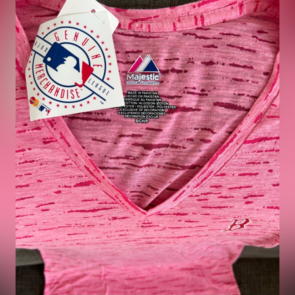 Majestic Boston Red Sox MLB Baseball Pink T-Shirt Women’s Sz: Small - Picture 2 of 3